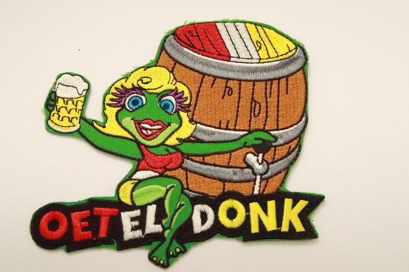 Embleem borduur Oeteldonk, biervat Oetel meske