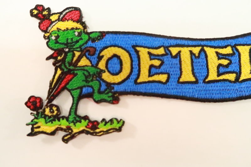 Rug embleem Oeteldonk, 2 Oetels met paraplu - Afbeelding 2