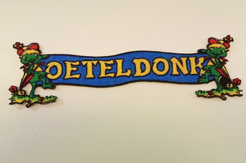 Rug embleem Oeteldonk, 2 Oetels met paraplu