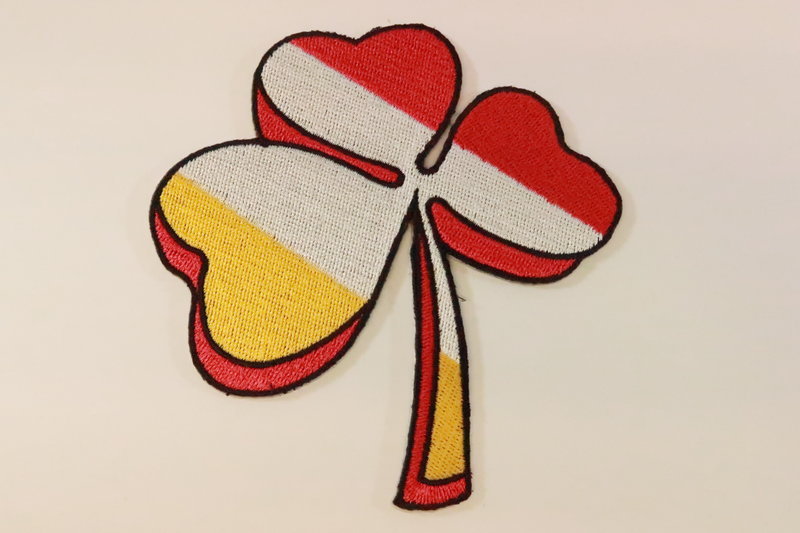 Embleem Oeteldonk klavertje rood/wit/geel