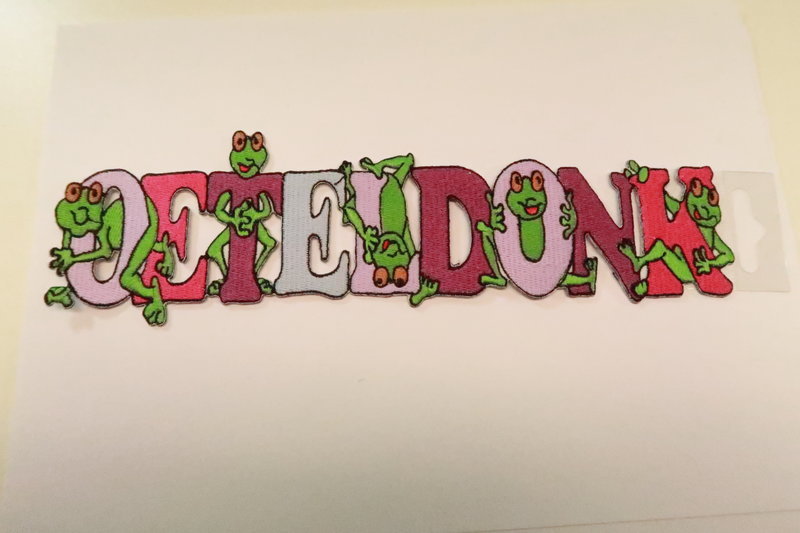 Embleem Oeteldonk, paars/ lila Oetels, rug embleem.