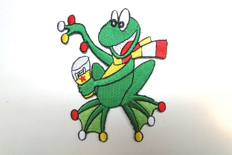 Kikker 2 Oetel glasbier en das